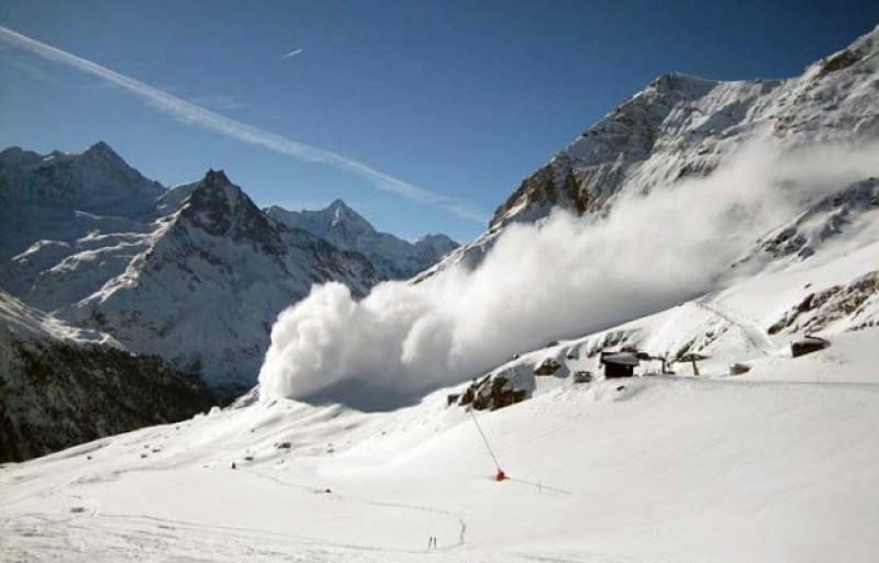 Imagem Ilustrando a Notícia: Avalanche de neve deixa vários mortos nos Alpes franceses