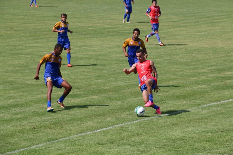 Imagem Ilustrando a Notícia: Vila vence jogo treino contra Aparecida