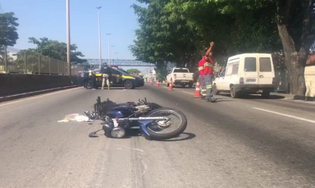 Imagem Ilustrando a Notícia: Motociclista morre após ser atropelado por carreta na BR-153, em Goiânia