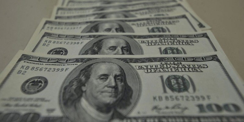 Imagem Ilustrando a Notícia: Dólar fecha o dia em alta, cotado a R$ 4,14