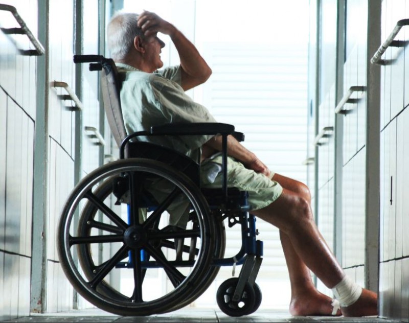 Imagem Ilustrando a Notícia: Hospitais lidam com abandonos de idosos