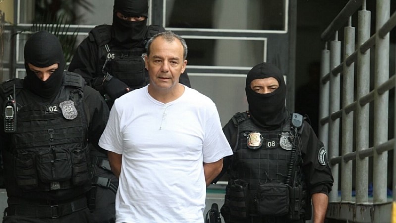 Imagem Ilustrando a Notícia: Justiça acata décima segunda denúncia contra Cabral por crime de corrupção