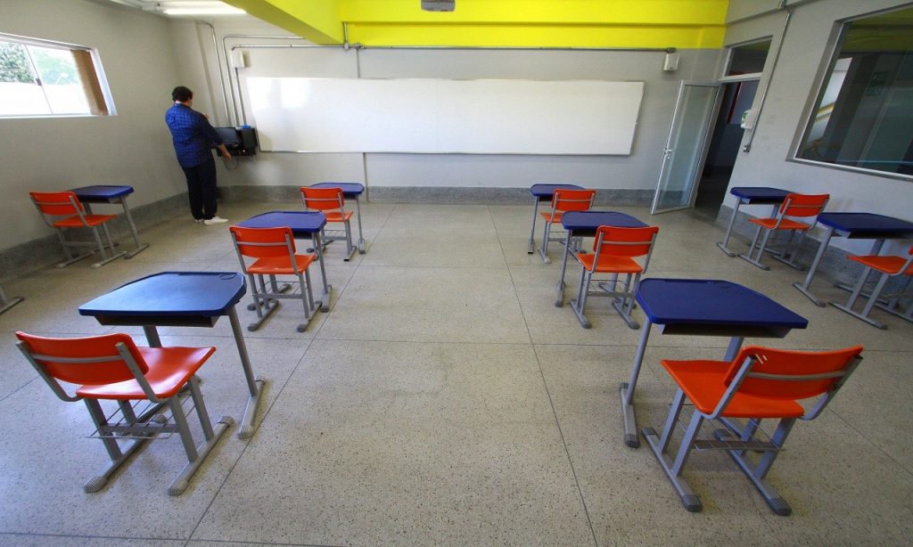 Imagem Ilustrando a Notícia: Reunião do COE decidirá retorno das aulas presenciais em Goiás