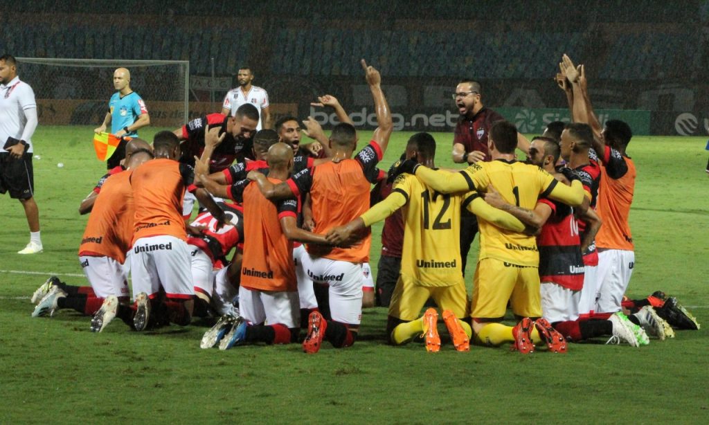 Imagem Ilustrando a Notícia: Após brecha para vender mando de campo, Atlético pretende enfrentar o Flamengo em Goiânia