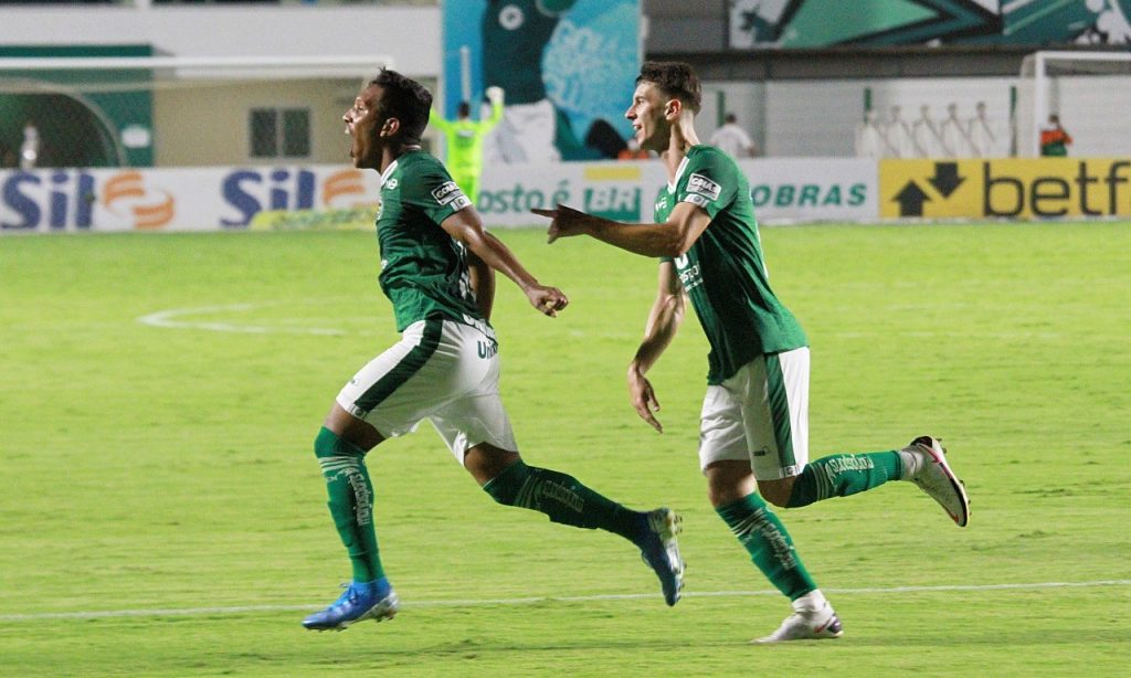 Imagem Ilustrando a Notícia: Com gol de jovem da base, Goiás bate o Atlético-MG na Serrinha