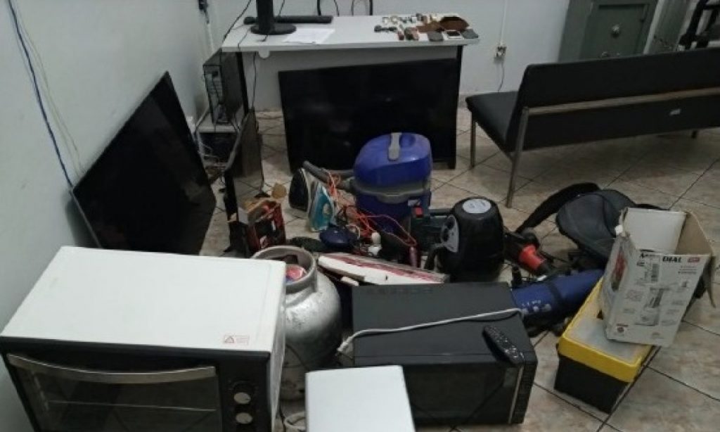 Imagem Ilustrando a Notícia: Policia Civil prende homem suspeito de praticar furtos em casas em Anápolis