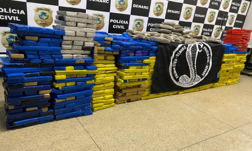 Imagem Ilustrando a Notícia: ROMU prende traficante com várias porções de drogas em Goiânia