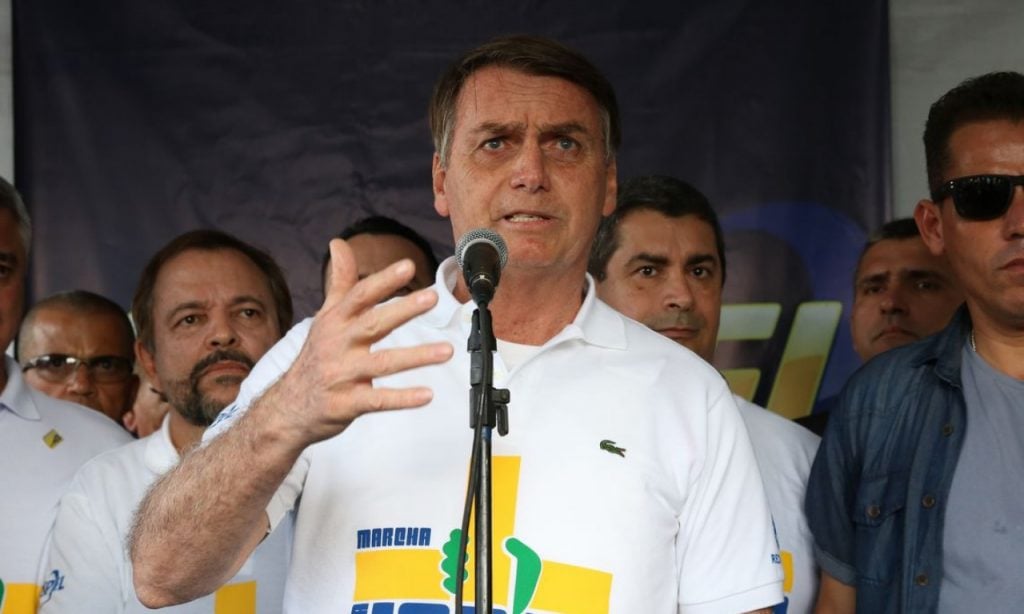 Imagem Ilustrando a Notícia: Bolsonaro: abro mão da reeleição se Brasil passar por reforma política
