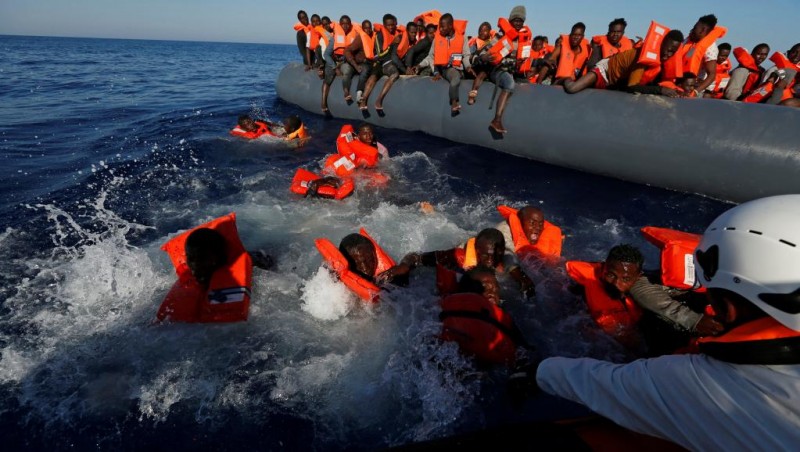 Imagem Ilustrando a Notícia: Cerca de 2 mil refugiados são resgatados no Mediterrâneo