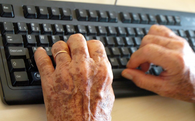 Imagem Ilustrando a Notícia: Concessão de incentivo a trabalho de pessoas idosas é debatido