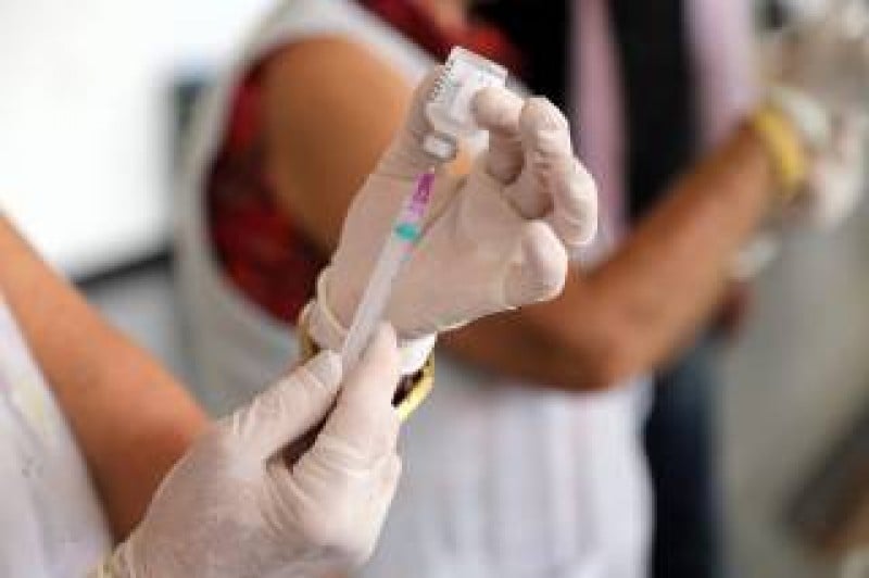 Imagem Ilustrando a Notícia: Vacina chegou em Goiânia, mas preço assusta