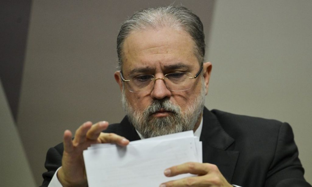 Imagem Ilustrando a Notícia: Plenário do Senado aprova indicado de Bolsonaro para PGR