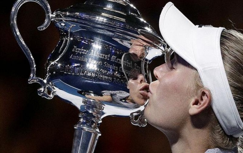 Imagem Ilustrando a Notícia: Wozniacki conquista primeiro Grand Slam e vira número 1 do mundo