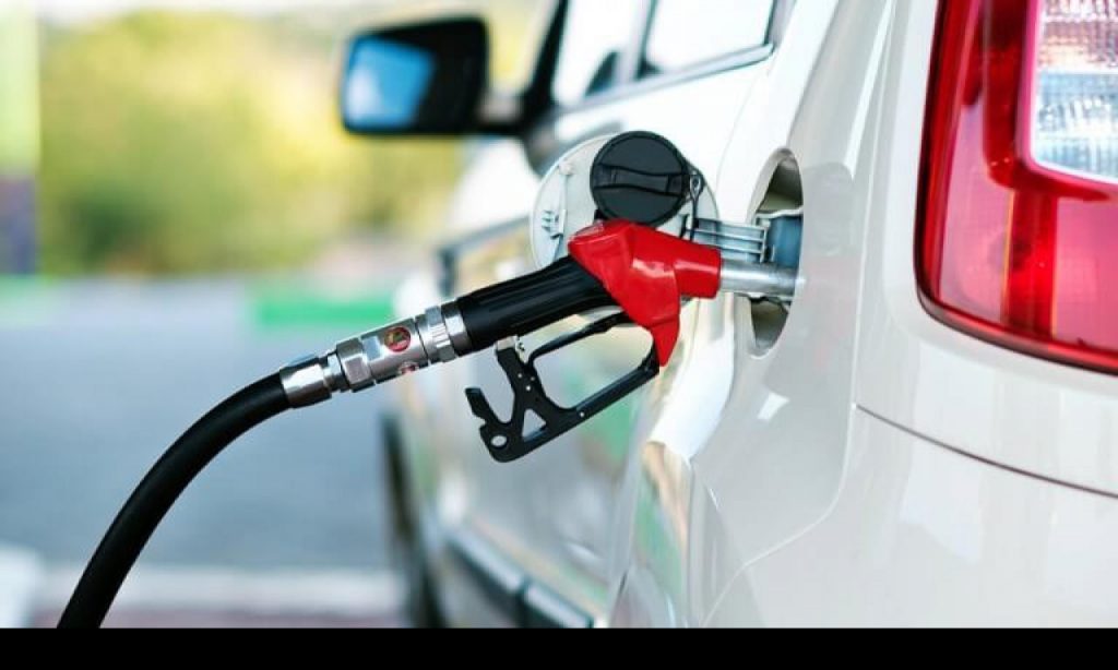 Imagem Ilustrando a Notícia: Gasolina sobe 0,64% na primeira quinzena de outubro
