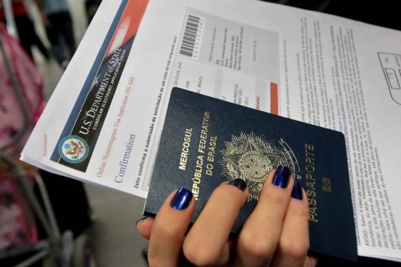 Imagem Ilustrando a Notícia: EUA passam a checar redes sociais de solicitantes de visto