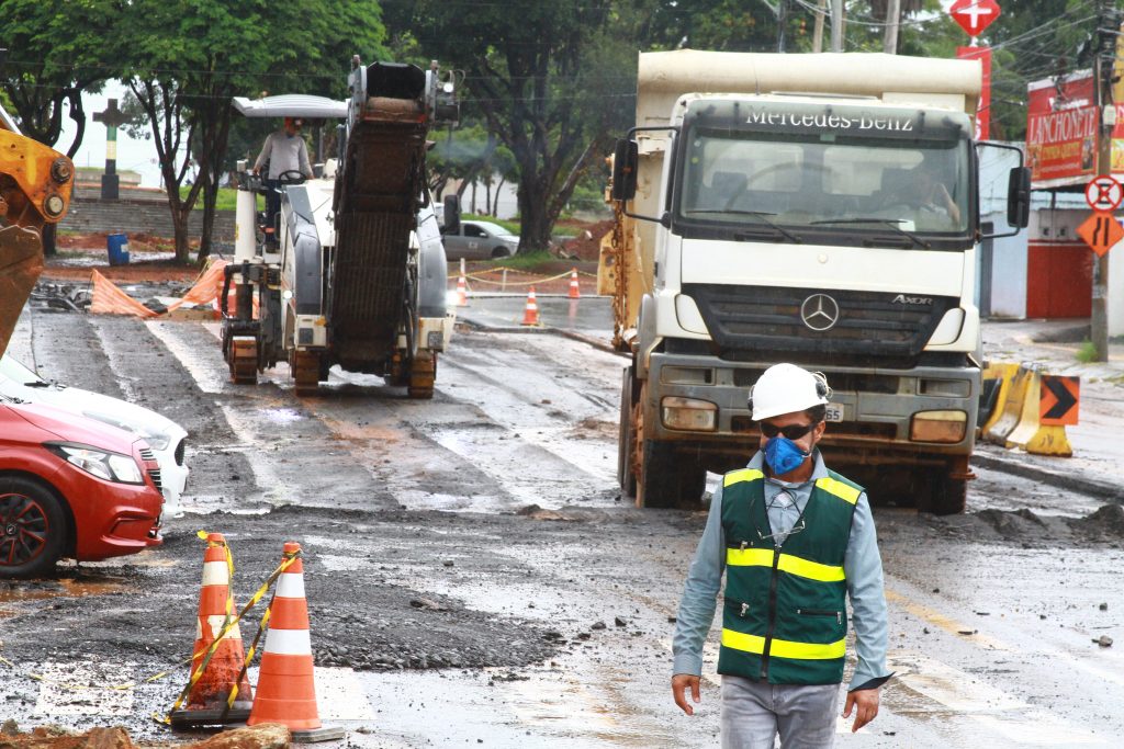 Imagem Ilustrando a Notícia: Governo libera obras de infraestrutura do poder público em novo decreto