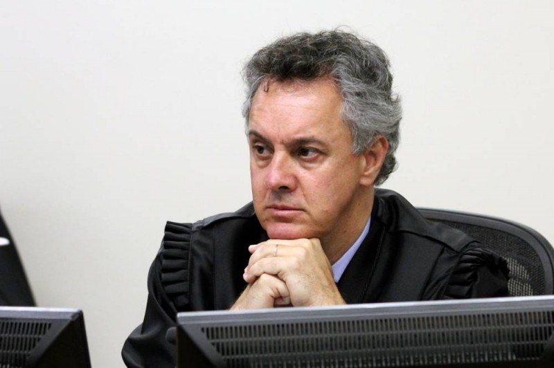 Imagem Ilustrando a Notícia: Relator vota pela condenação e aumento de pena de Lula para 12 anos e um mês
