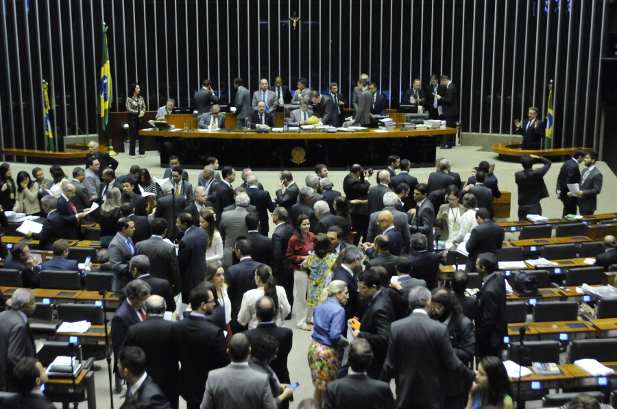 Imagem Ilustrando a Notícia: Congressitas não veem clima para aprovar CPMF