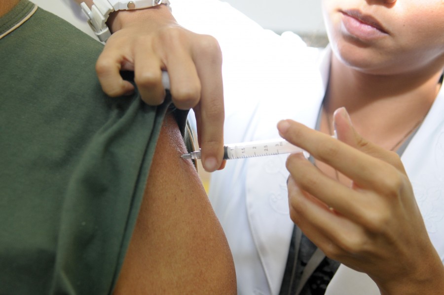 Imagem Ilustrando a Notícia: Fiocruz diz que pode chegar à vacina contra o Zika em cinco anos