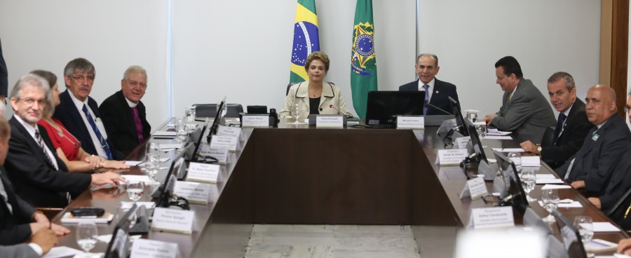 Imagem Ilustrando a Notícia: Dilma quer igrejas na luta contra o Aedes aegypti