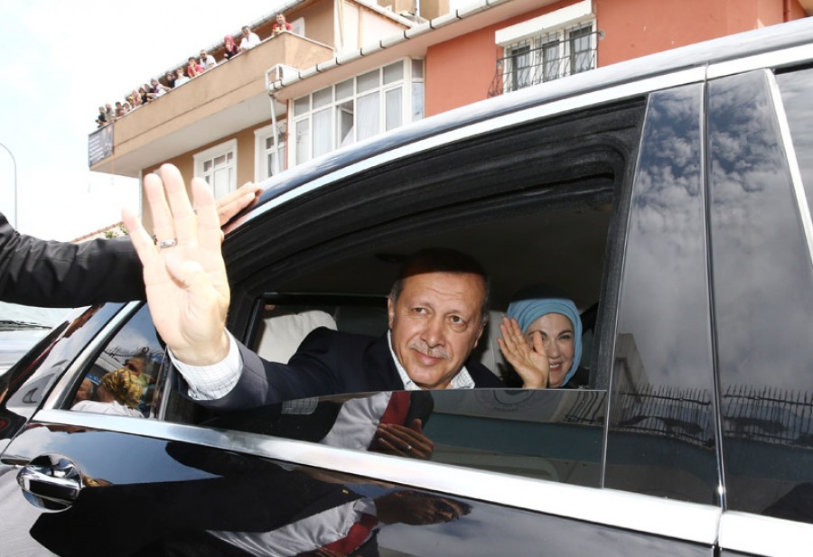 Imagem Ilustrando a Notícia: Erdogan acusa EUA de gerar “rio de Sangue”