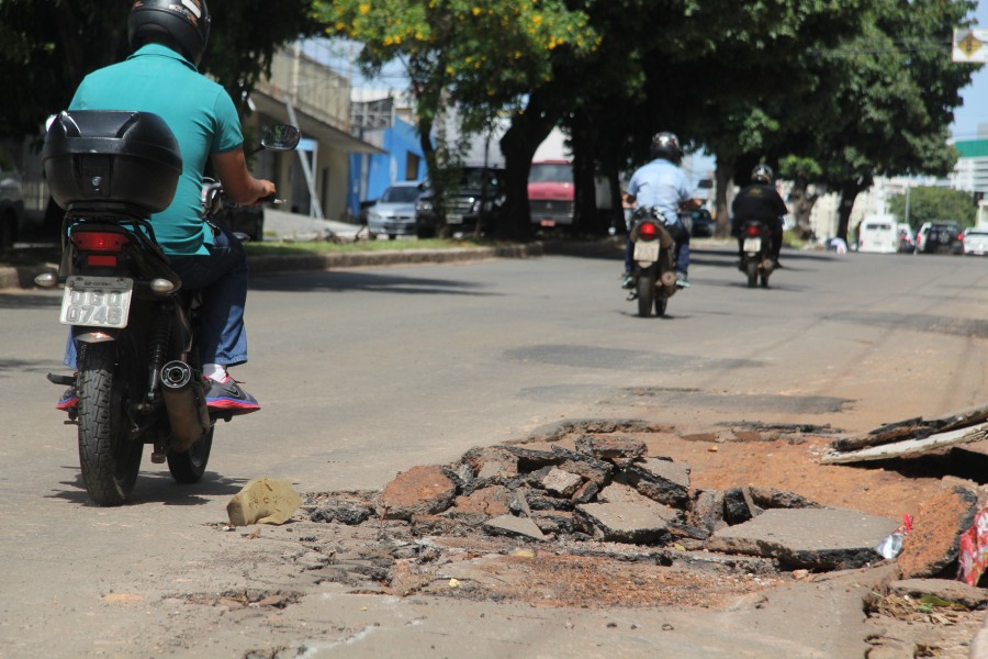 Imagem Ilustrando a Notícia: Período chuvoso causa danos ao asfalto de Goiânia