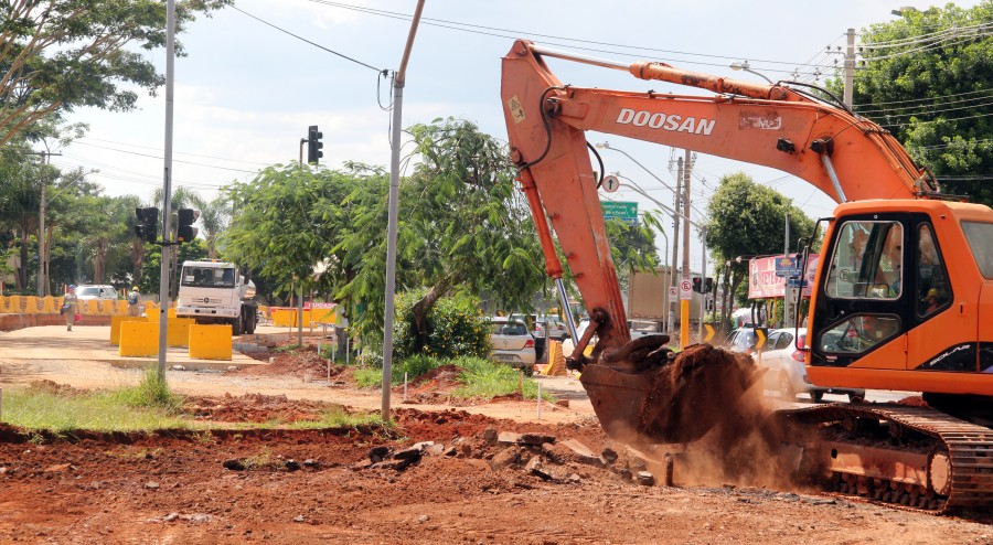 Imagem Ilustrando a Notícia: Obras do BRT bloqueiam cruzamentos em Goiânia