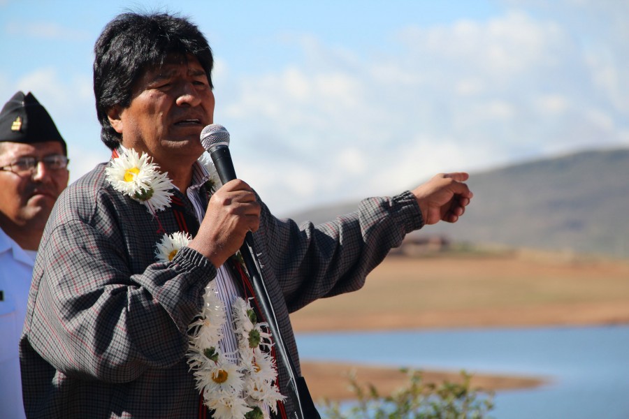 Imagem Ilustrando a Notícia: Bolivianos decidem hoje sobre reeleição de Morales