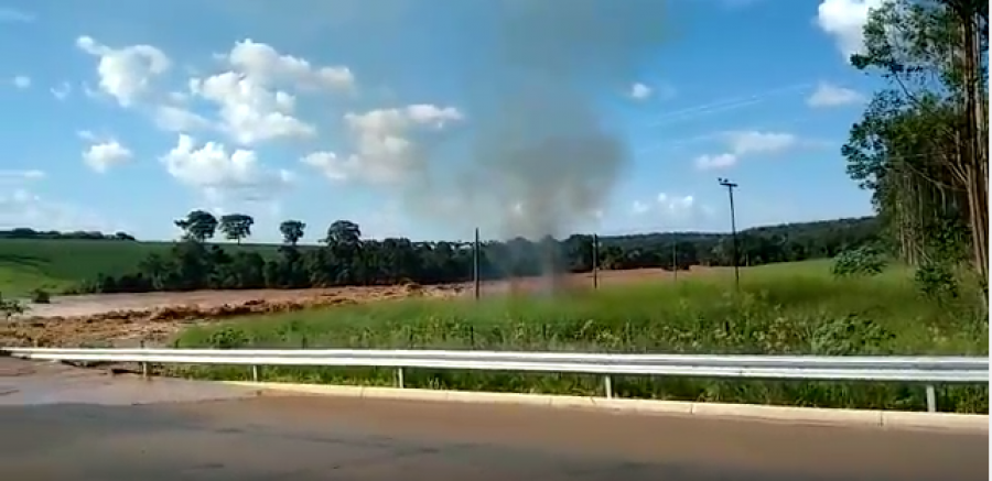 Imagem Ilustrando a Notícia: Represa rompe na GO-070 entre Itaberaí e Goiânia