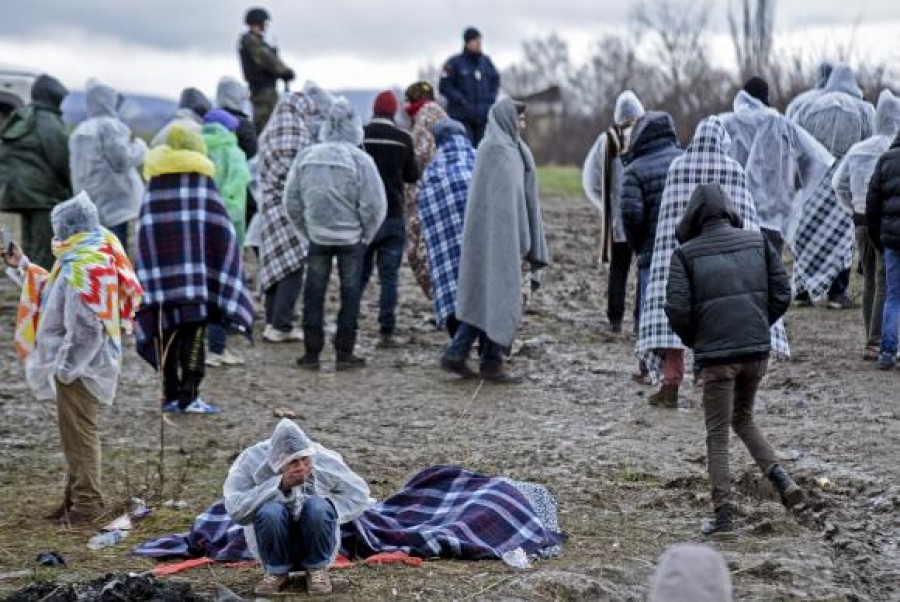 Imagem Ilustrando a Notícia: Cerca de 8 mil migrantes estão retidos na fronteira entre a Grécia e a Macedônia