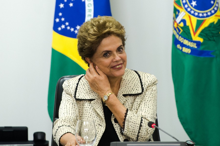 Imagem Ilustrando a Notícia: Oposição na Câmara apoia manifesto pró-impeachment de Dilma