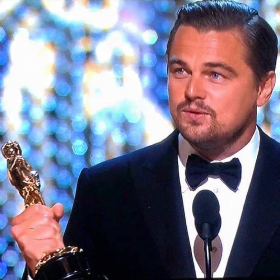 Imagem Ilustrando a Notícia: É campeão! DiCaprio desencanta e vence o Oscar de Melhor Ator
