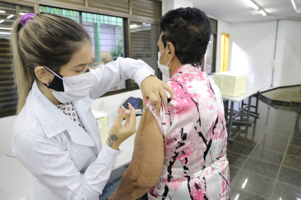 Imagem Ilustrando a Notícia: Goiânia amplia a vacinação de idosos a partir de 60 anos com iniciais A e B nesta sexta (30)