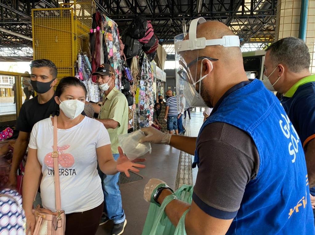 Imagem Ilustrando a Notícia: Mais de 355 mil máscaras de proteção são distribuídas pelo Governo de Goiás e OVG