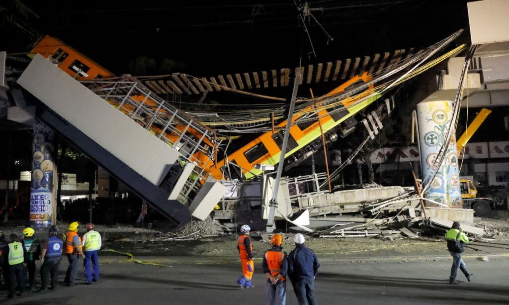 Imagem Ilustrando a Notícia: Queda de viaduto por onde passava metrô deixa ao menos 23 mortos no México