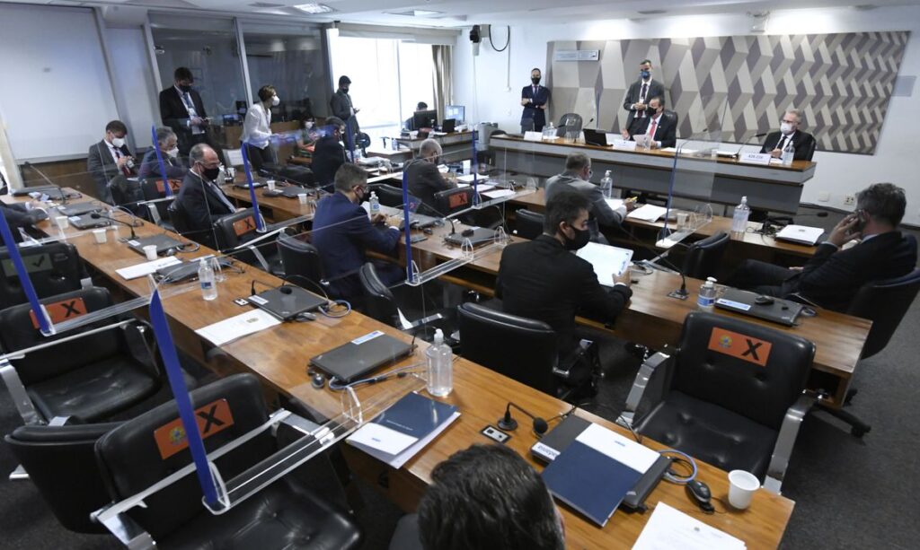 Imagem Ilustrando a Notícia: CPI da Covid vai pedir que PF apure ameaças a senadores