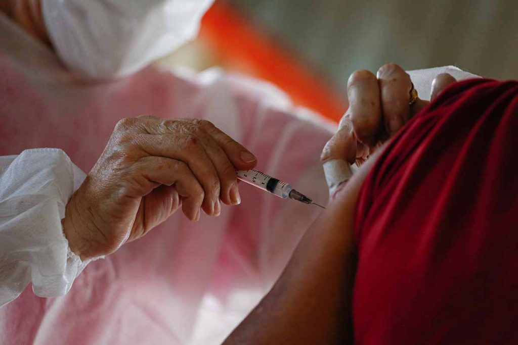 Imagem Ilustrando a Notícia: Goiânia para vacinação de grupo com comorbidades