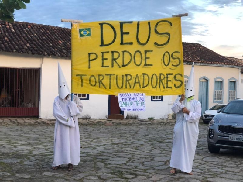 Imagem Ilustrando a Notícia: PCGO identifica responsáveis por ato pró-tortura na Cidade de Goiás