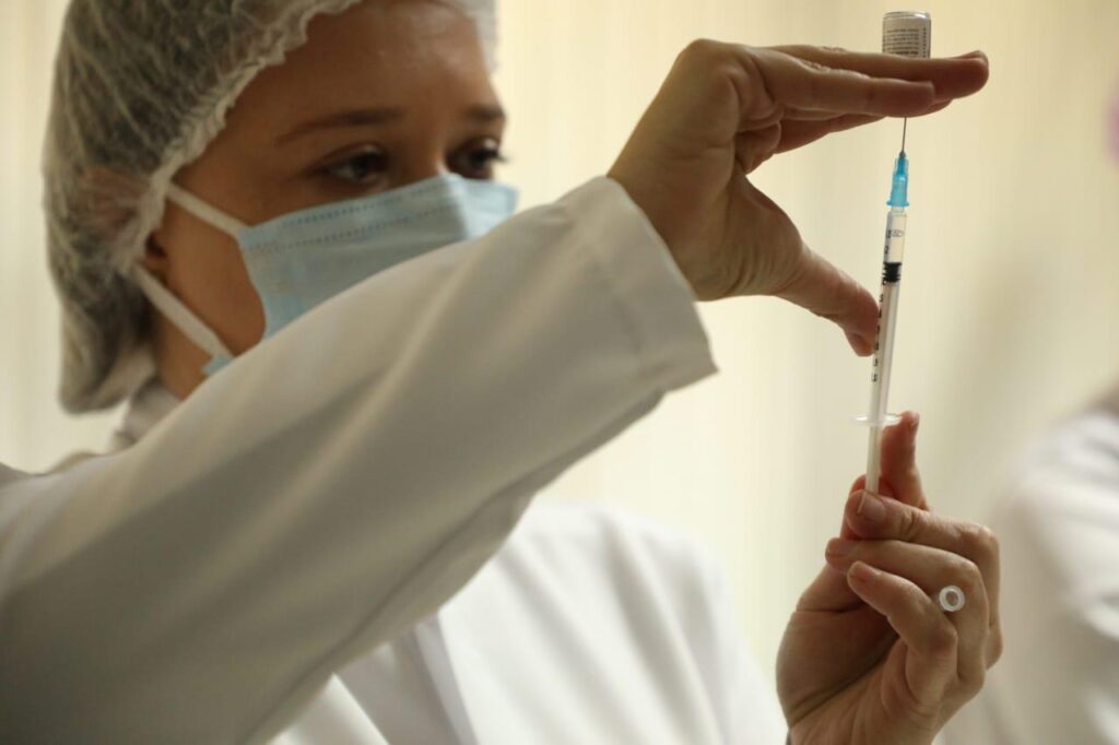 Imagem Ilustrando a Notícia: Anápolis anuncia o inicio da vacinação contra a Covid-19 para profissionais da educação