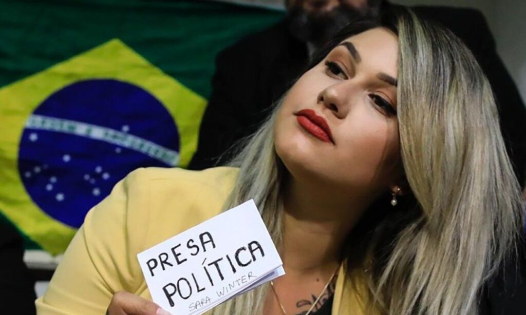 Imagem Ilustrando a Notícia: Perfil de rede social afirma que a ativista bolsonarista Sara Winter foi presa novamente