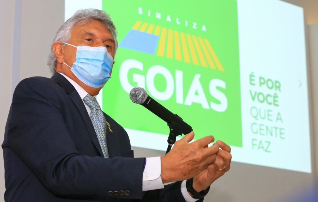 Imagem Ilustrando a Notícia: Caiado lança Sinaliza Goiás, programa que irá revitalizar a sinalização viária de rodovias