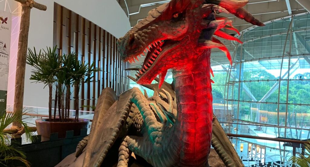 Imagem Ilustrando a Notícia: Shopping de Goiânia revive dragões em exposição internacional
