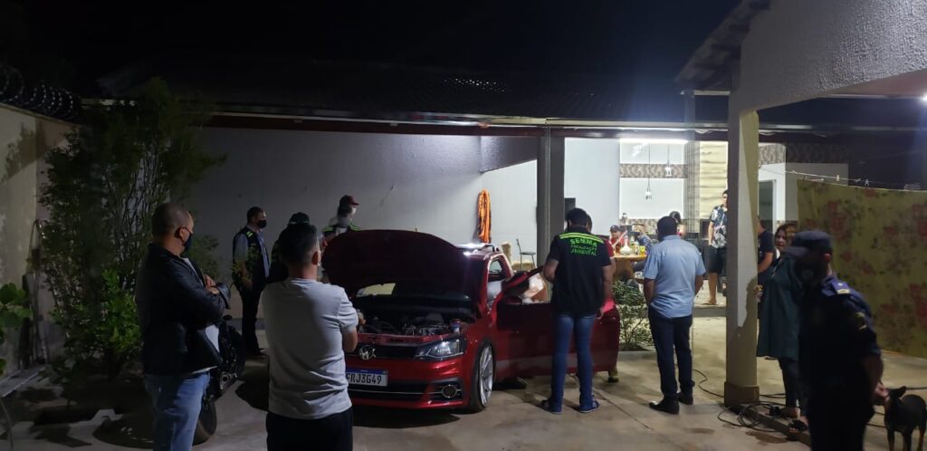 Imagem Ilustrando a Notícia: 14 carros com som automotivos em festas clandestinas foram apreendidos em Aparecida de Goiânia