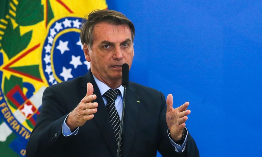 Imagem Ilustrando a Notícia: Jair Bolsonaro deve ser convocado pela CPI da Covid. Votação ocorre nesta quarta (26)
