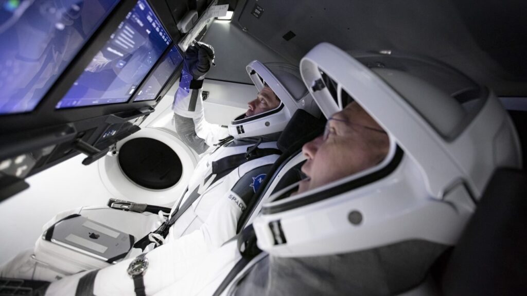 Imagem Ilustrando a Notícia: Empresa espacial privada anuncia 1º voo tripulado ao espaço e ainda há lugar