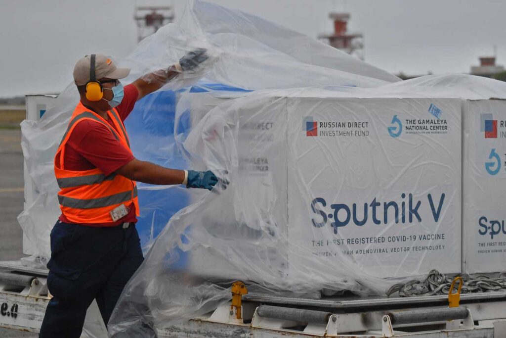 Imagem Ilustrando a Notícia: Anvisa autoriza Goiás e mais 6 estados a importar a vacina Sputnik V