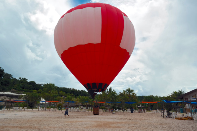 Imagem Ilustrando a Notícia: Passeio pelo ar: Rio Quente terá Voo de Balão panorâmico até final de julho