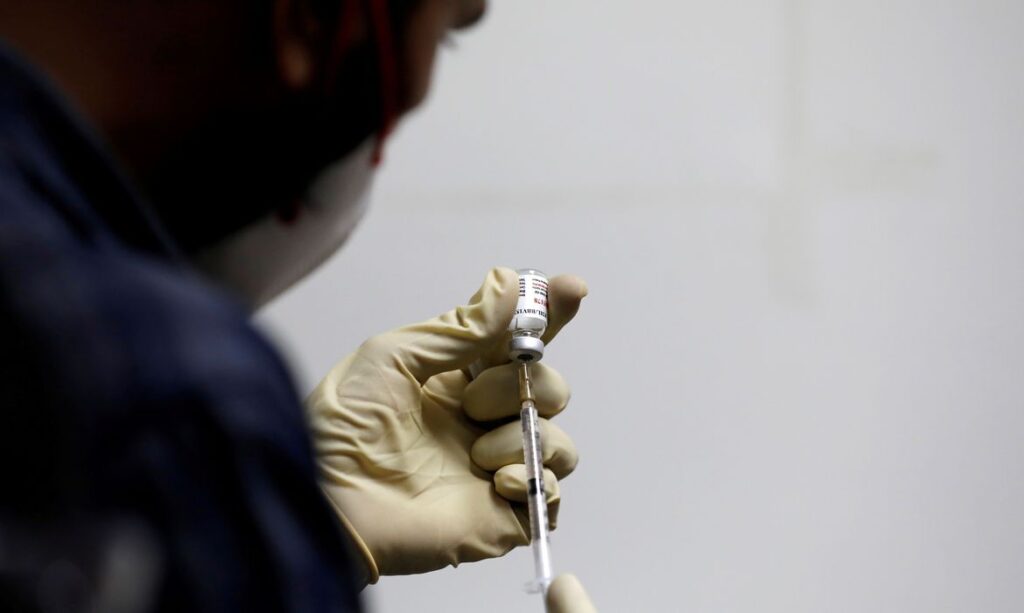 Imagem Ilustrando a Notícia: Anvisa recebe pedido de uso emergencial de vacina indiana Covaxin