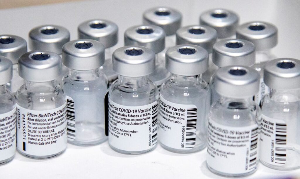 Imagem Ilustrando a Notícia: Covid-19: Brasil recebe 527 mil novas doses de vacina da Pfizer