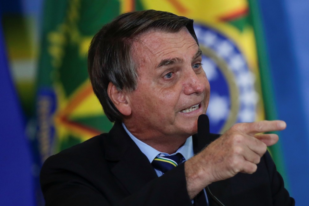 Imagem Ilustrando a Notícia: “Quem quer mais auxílio é só ir no banco fazer empréstimo”, diz Bolsonaro